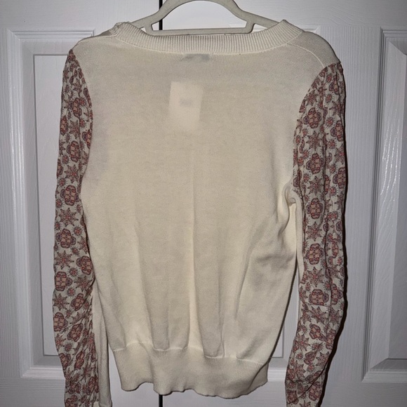 Fate Cream Knit Sweater - Picture 2 of 5